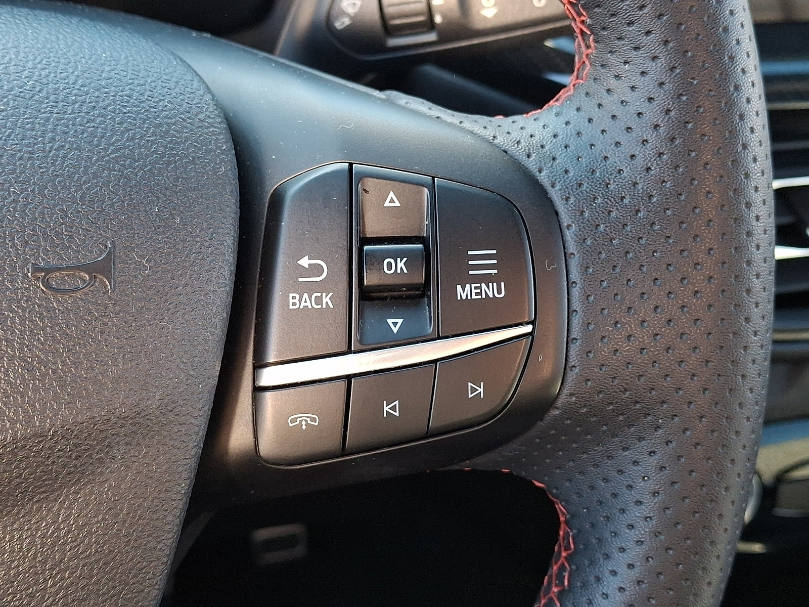 Used 2023 Ford Escape ST-Line w/ Tech Pack #1 AWD/4WD image 29