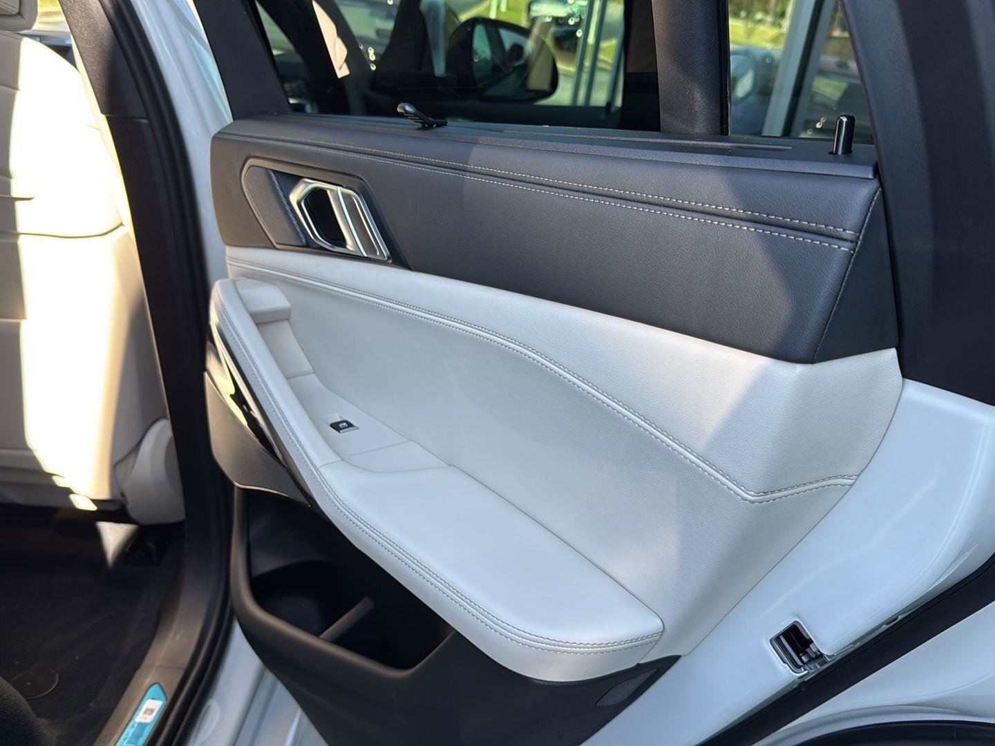 New 2026 BMW X6 xDrive40i w/ Executive Package image 13
