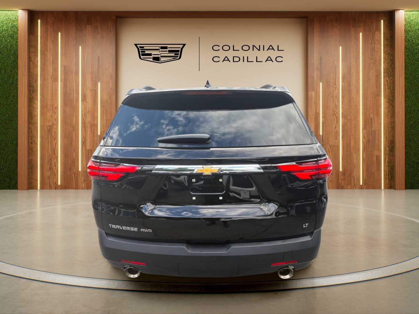 Used 2023 Chevrolet Traverse LT w/ LT Premium Package AWD/4WD image 4