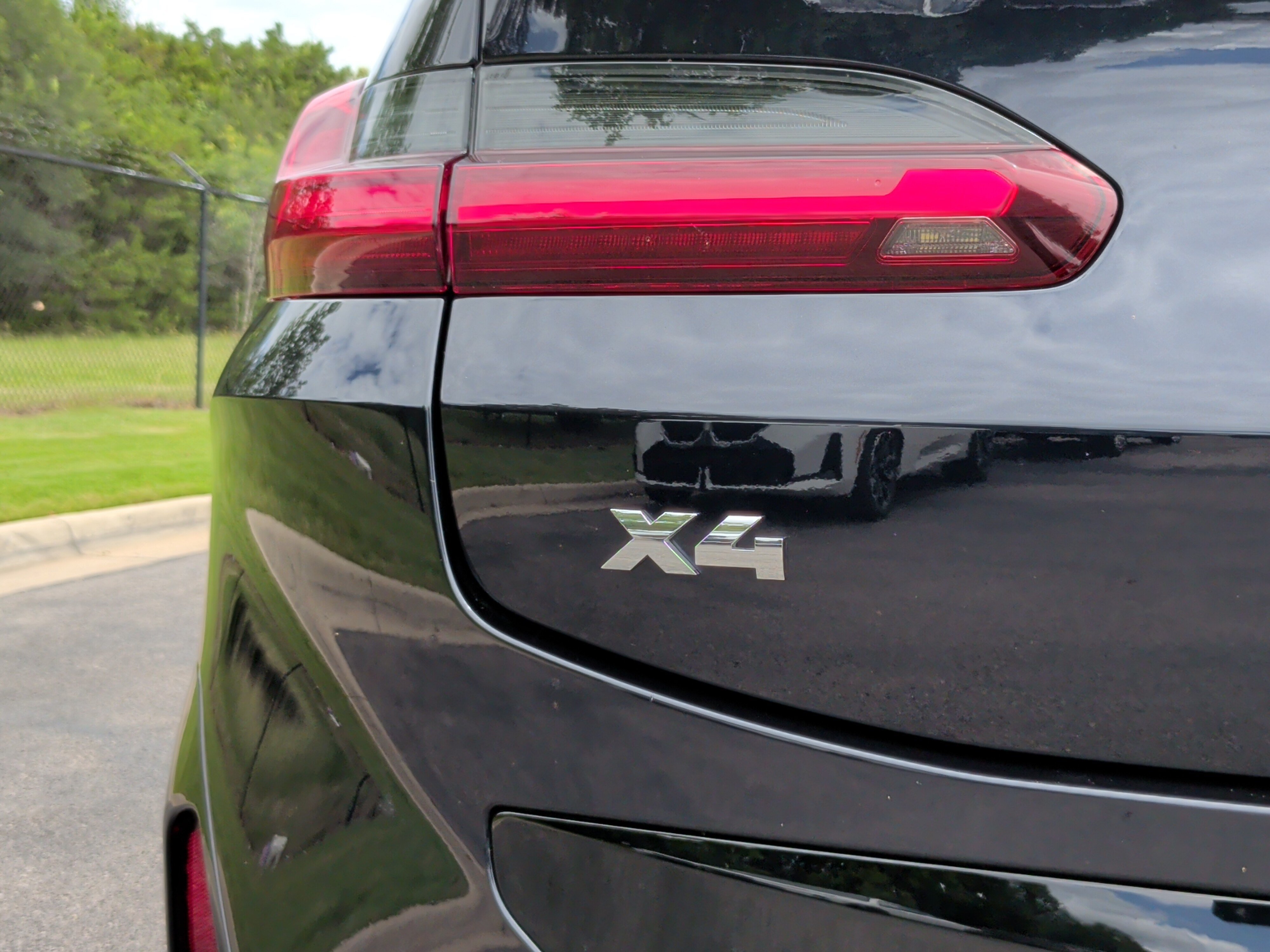 Certified 2025 BMW X4 M40i AWD/4WD image 12