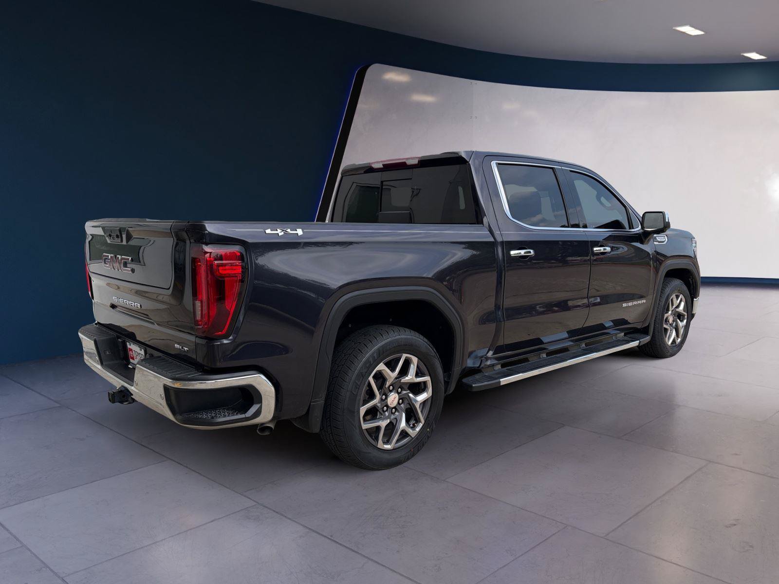Used 2022 GMC Sierra 1500 SLT AWD/4WD image 5