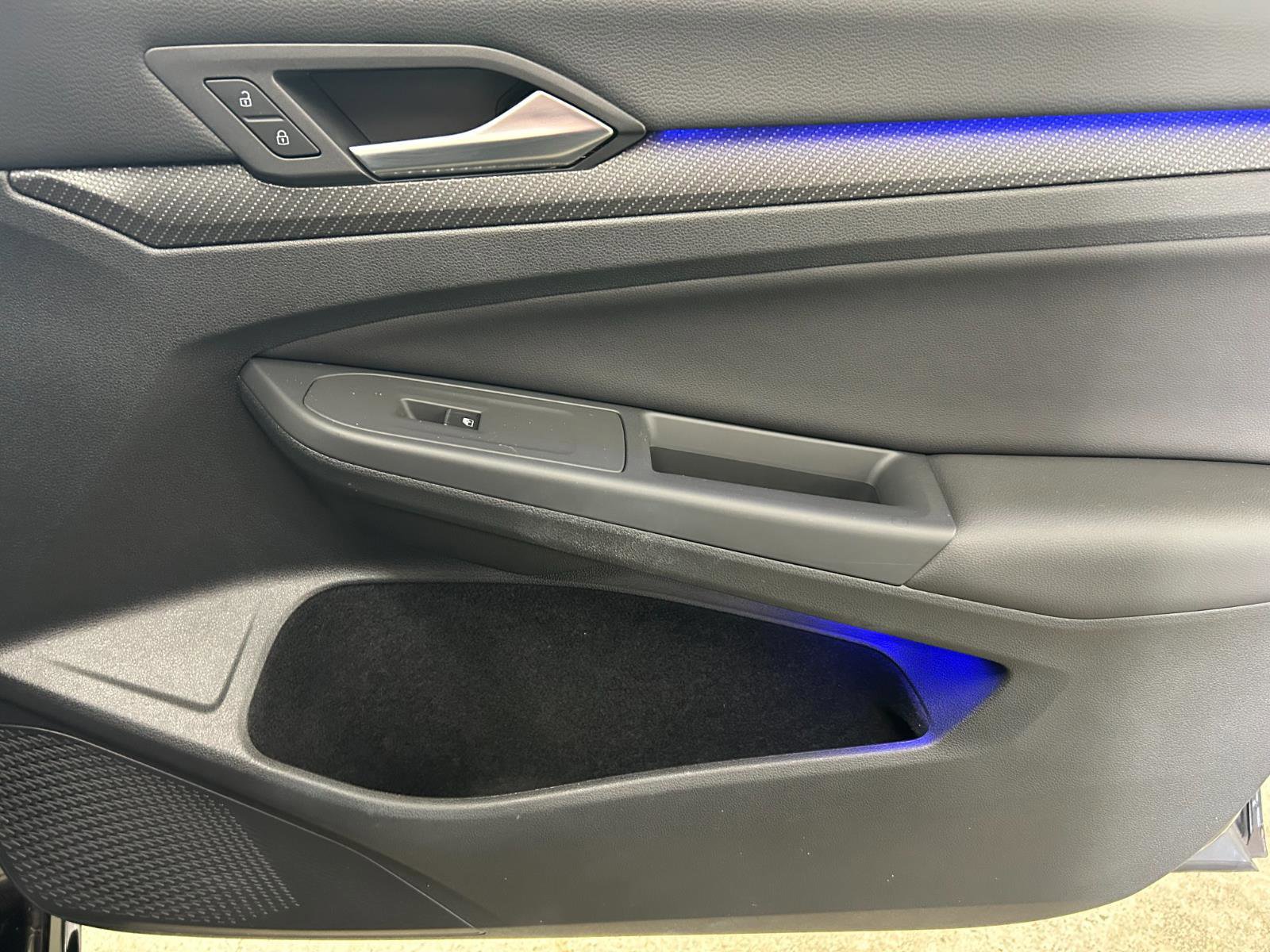 Used 2023 Volkswagen Golf R image 26