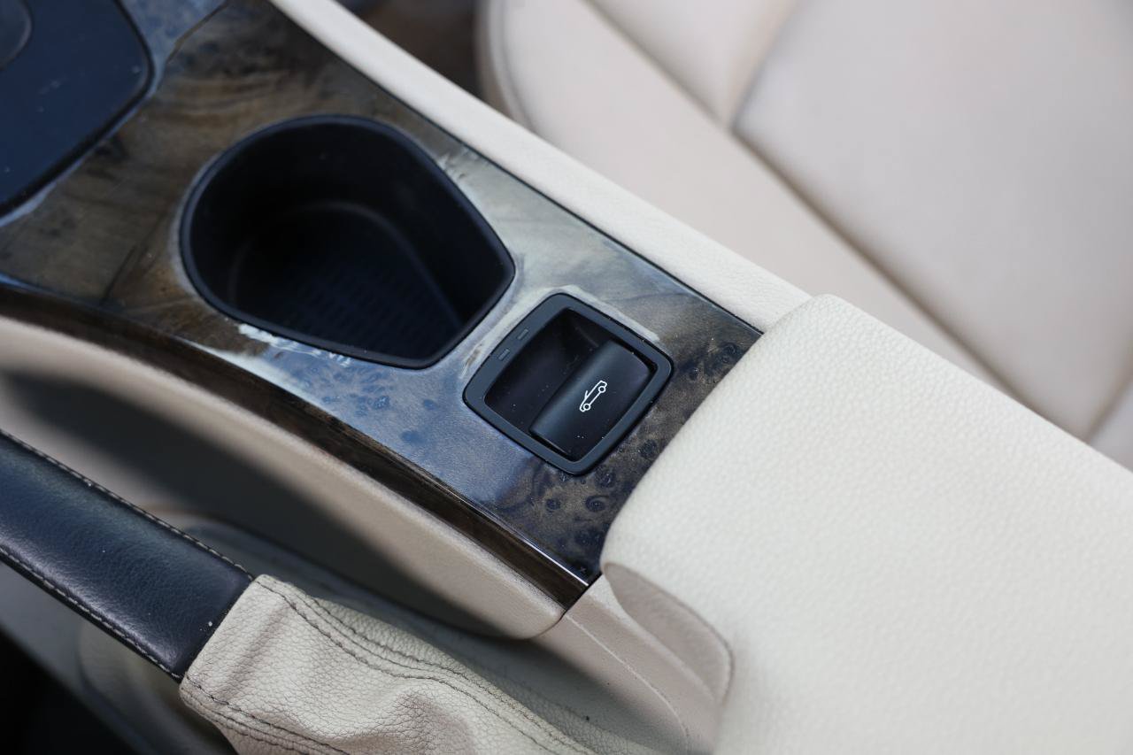 Used 2009 BMW 328i Convertible RWD image 37