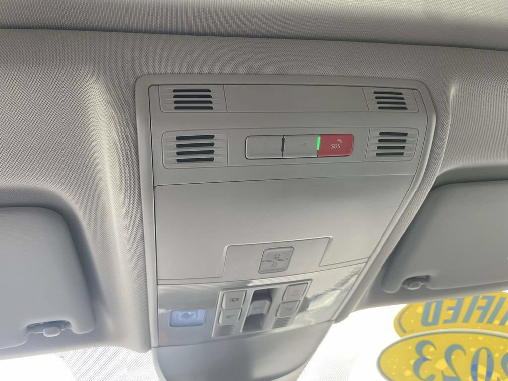 Certified 2023 Volkswagen Taos SE FWD image 27