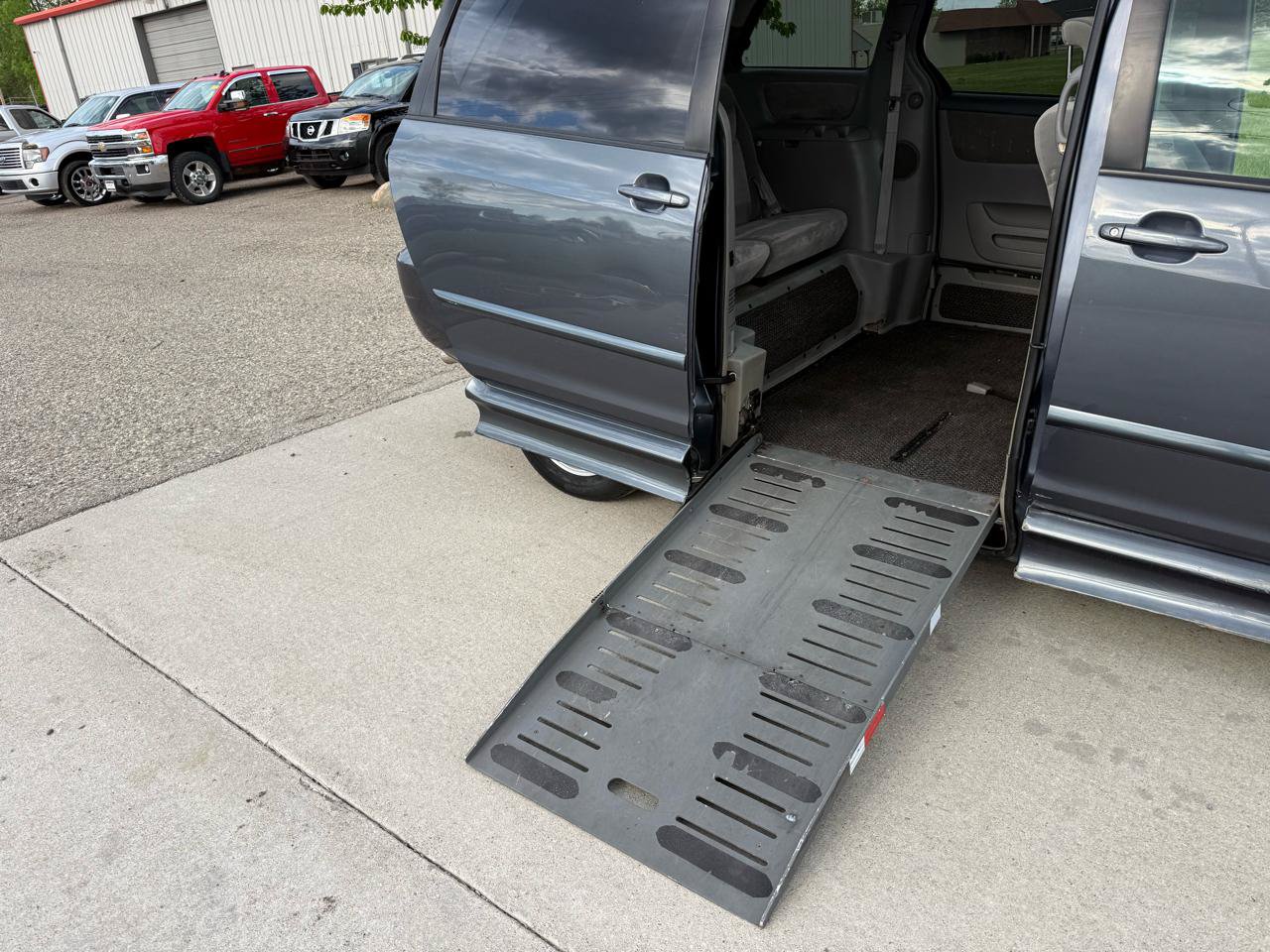 Used 2007 Toyota Sienna CE FWD image 21