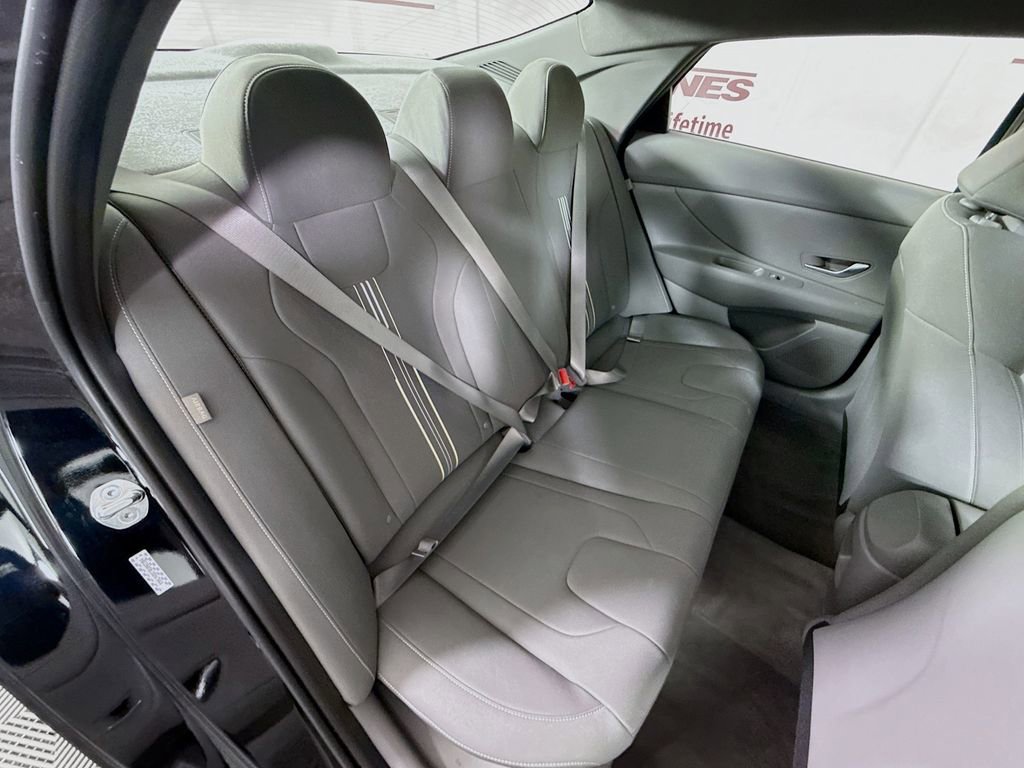 Used 2024 Hyundai Elantra SEL FWD image 28