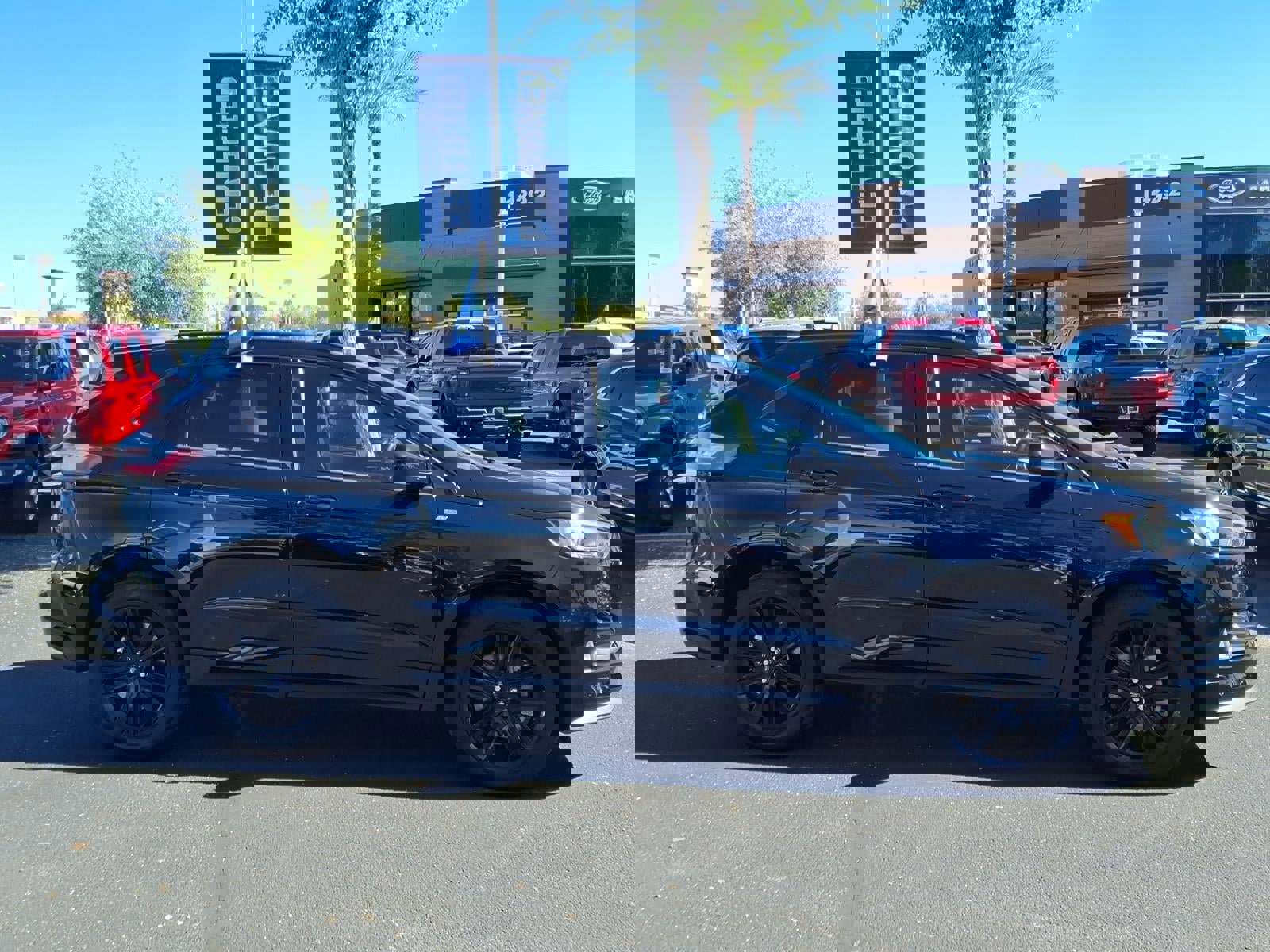 Used 2022 Ford Edge ST-Line image 3