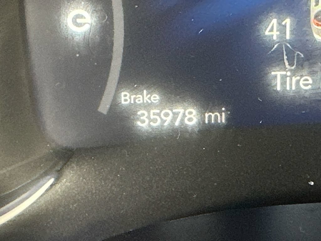 Used 2024 Chrysler Pacifica Premium FWD image 40