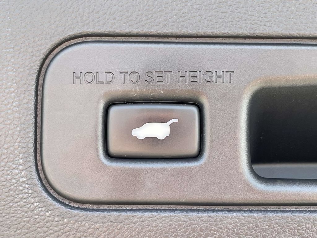 Used 2023 Acura MDX w/ Technology Package FWD image 41