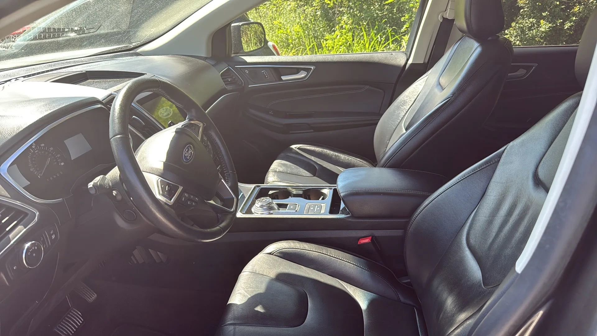 Used 2020 Ford Edge Titanium image 3