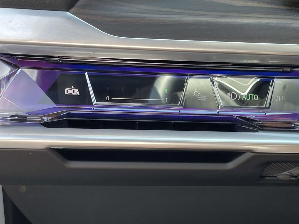 Used 2024 BMW i7 eDrive50 w/ M Sport Package image 22