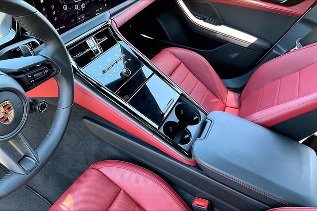 Used 2025 Porsche Panamera RWD image 18