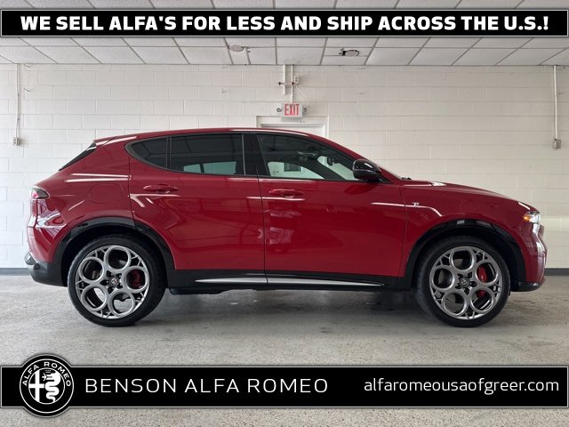 Used 2024 Alfa Romeo Tonale Ti w/ Premium Interior Package image 1