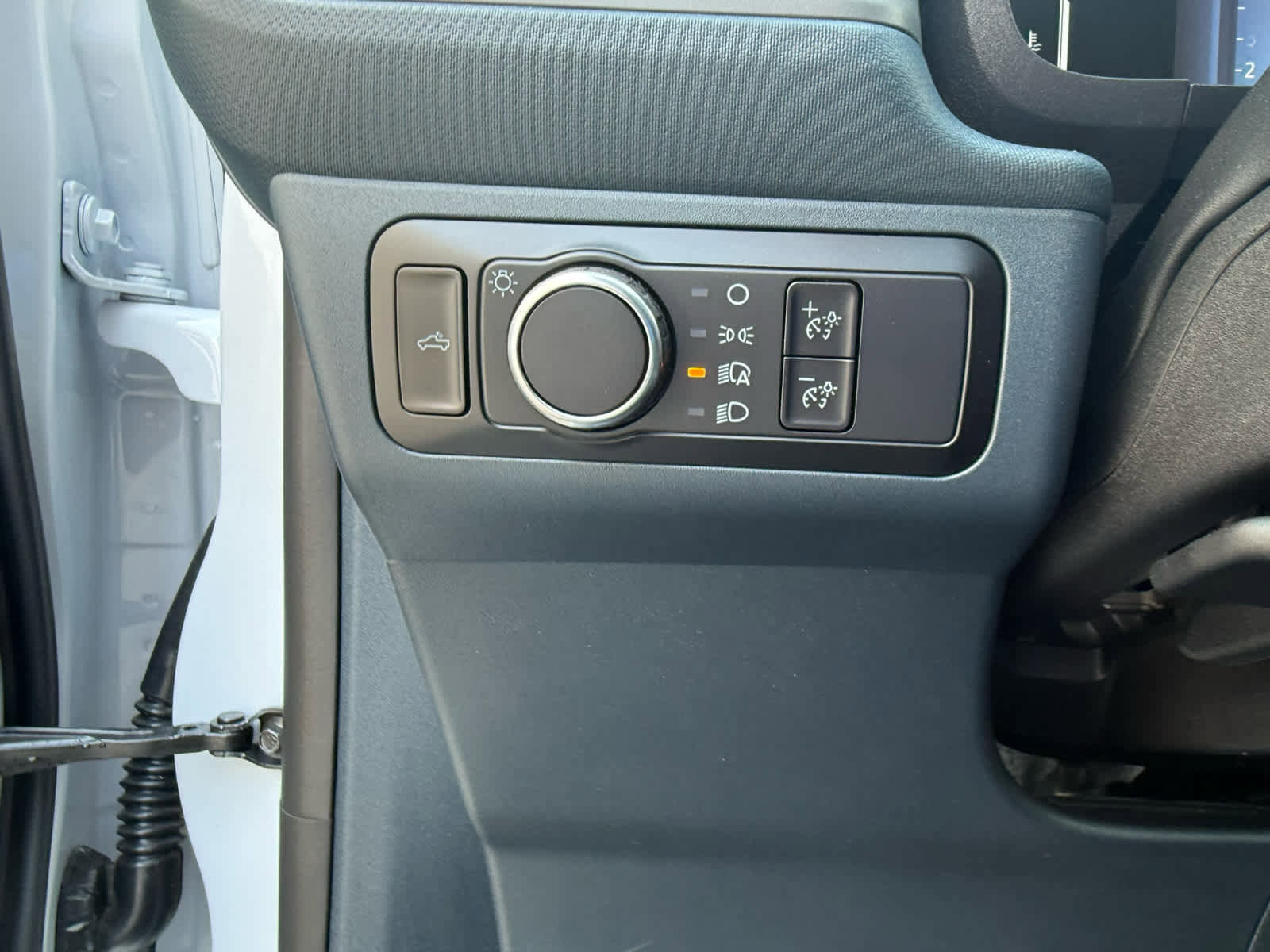 Used 2025 Ford Maverick XL w/ Equipment Group 102A AWD/4WD image 12