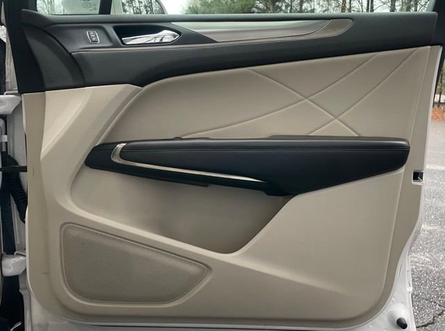 Used 2019 Lincoln MKC Premiere FWD image 19