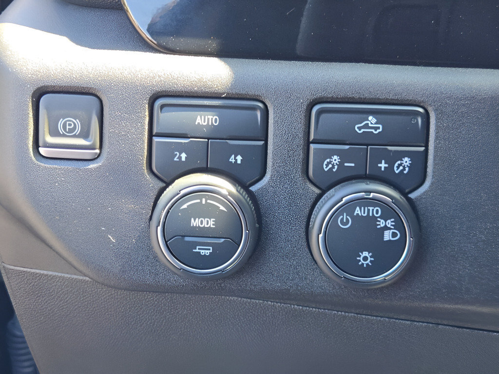 Certified 2023 Chevrolet Silverado 1500 LT AWD/4WD image 29