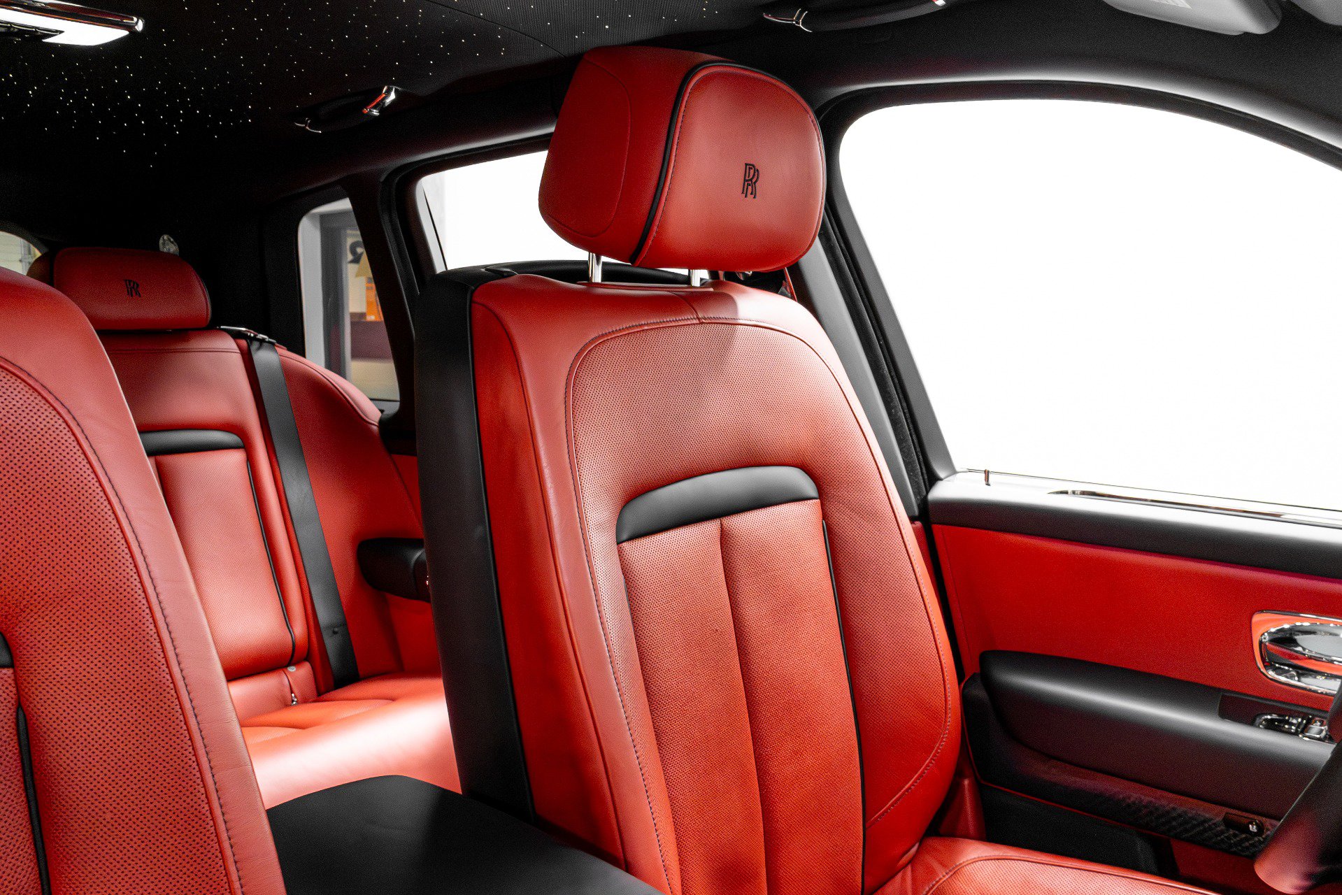 Used 2021 Rolls-Royce Cullinan Black Badge image 20