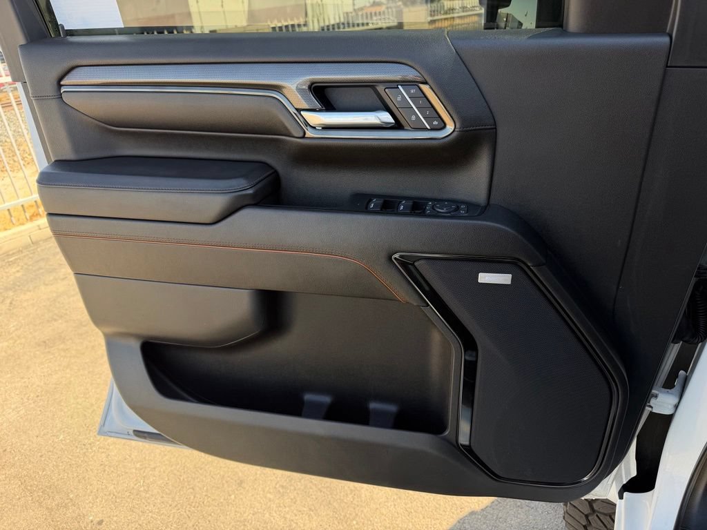 Used 2025 GMC Sierra 2500 AT4 w/ AT4 Premium Plus Package AWD/4WD image 21