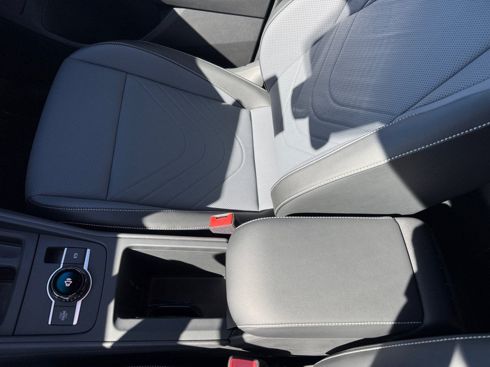 New 2026 Volkswagen Tiguan SE R-Line AWD/4WD image 14