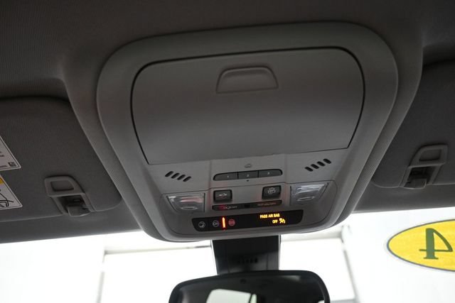 Used 2024 GMC Terrain SLT w/ Infotainment Package II AWD/4WD image 12