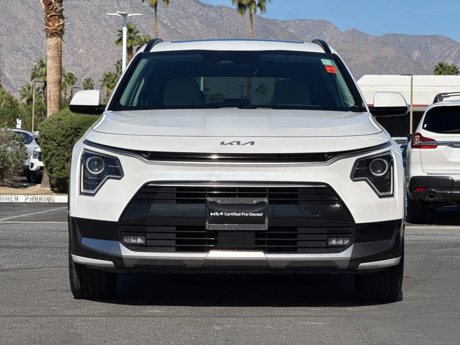 Used 2025 Kia Niro EX Touring image 8