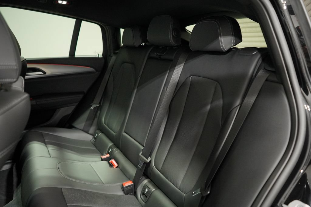 Used 2024 BMW X4 xDrive30i w/ M Sport Package AWD/4WD image 8