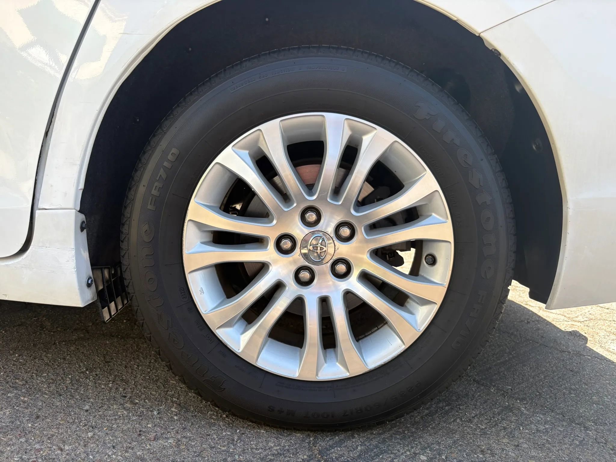 Used 2012 Toyota Sienna XLE FWD image 23