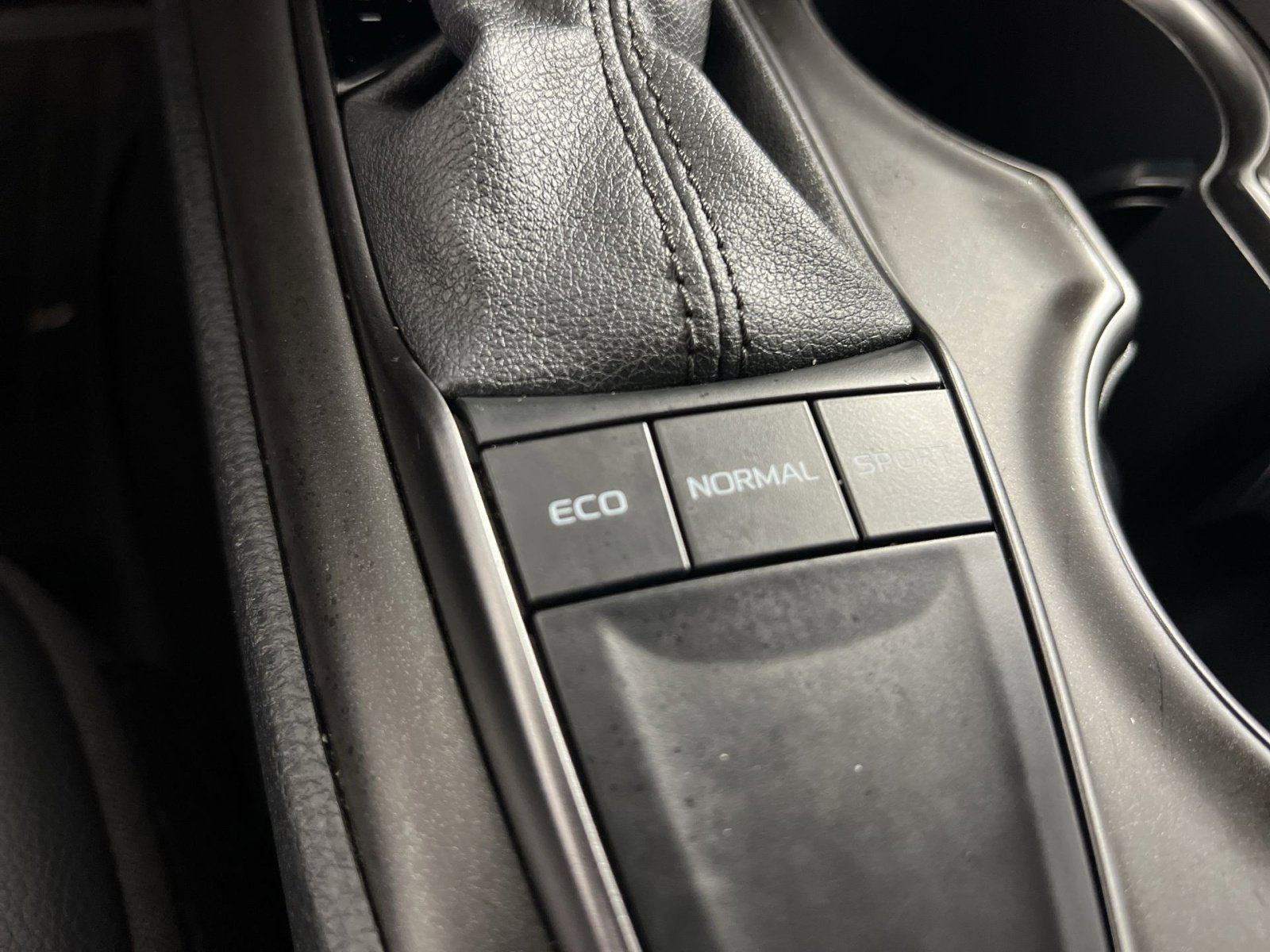 Used 2022 Toyota Camry SE image 32