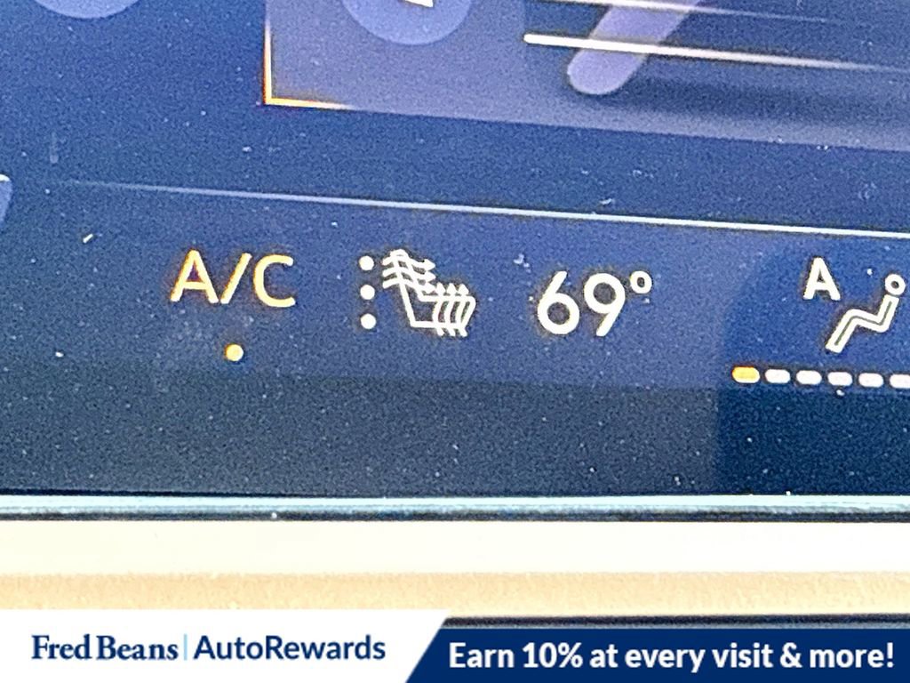 New 2025 Buick Envision Sport Touring image 21