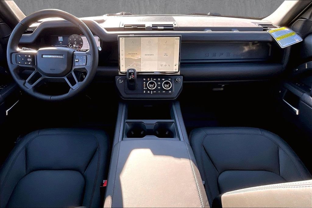 New 2026 Land Rover Defender 130 X-Dynamic SE image 5