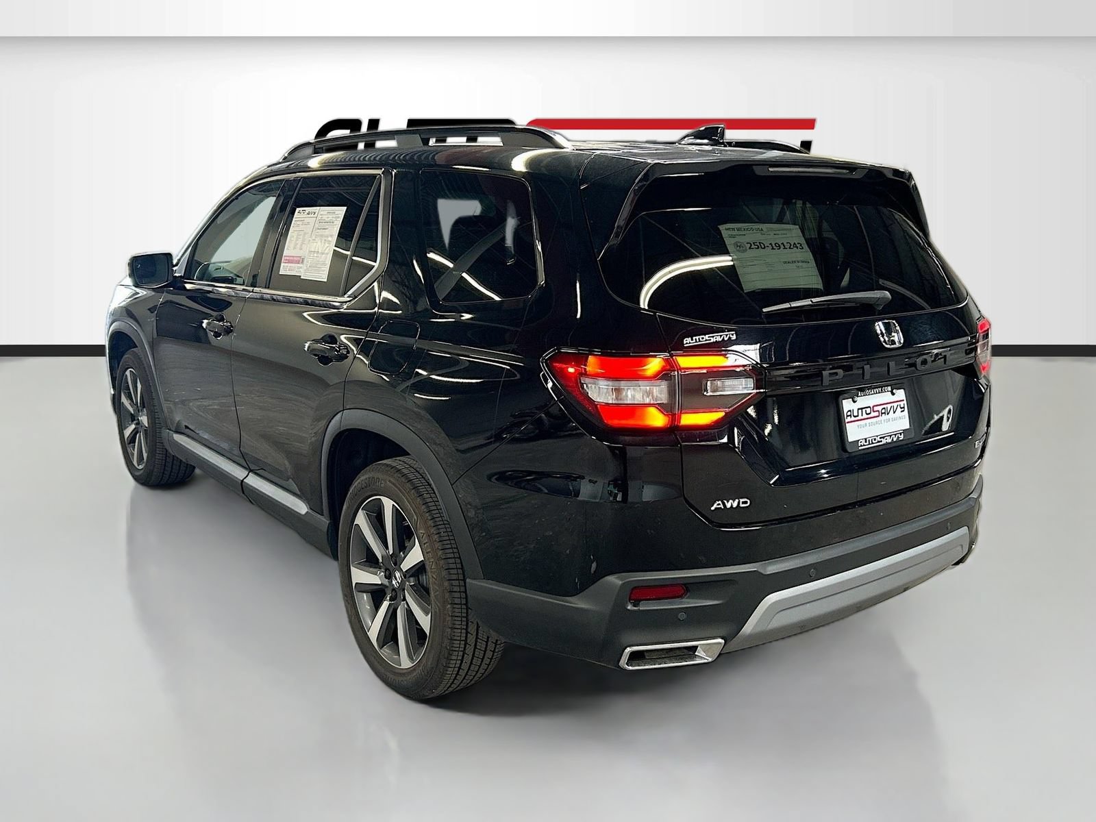 Used 2024 Honda Pilot Touring image 5