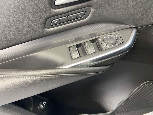 Used 2025 Cadillac XT4 Premium Luxury image 18