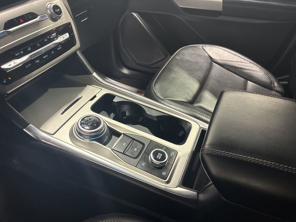 Used 2022 Ford Explorer XLT w/ Equipment Group 202A image 30