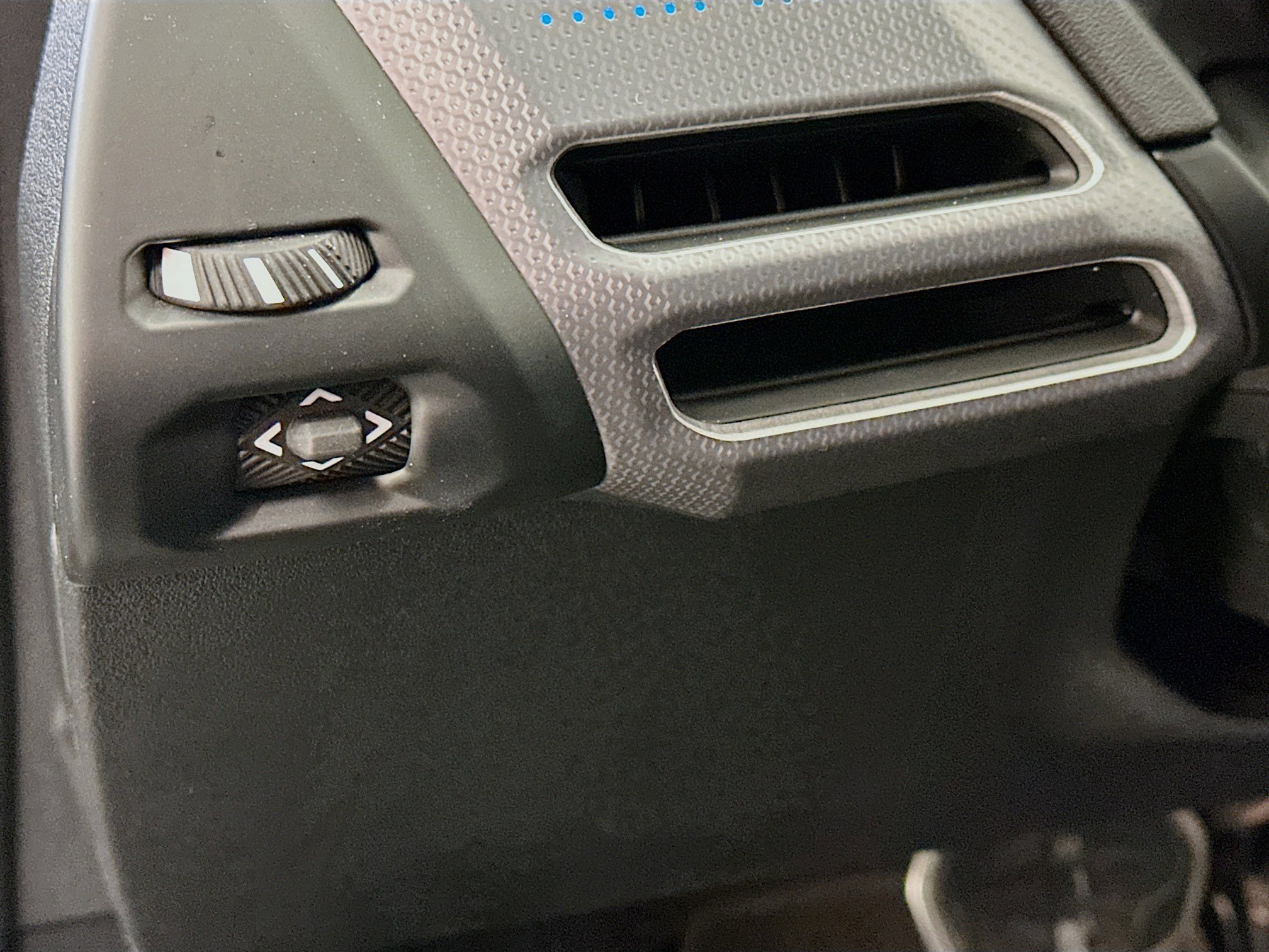 Used 2025 BMW 228i xDrive w/ Premium Package image 17