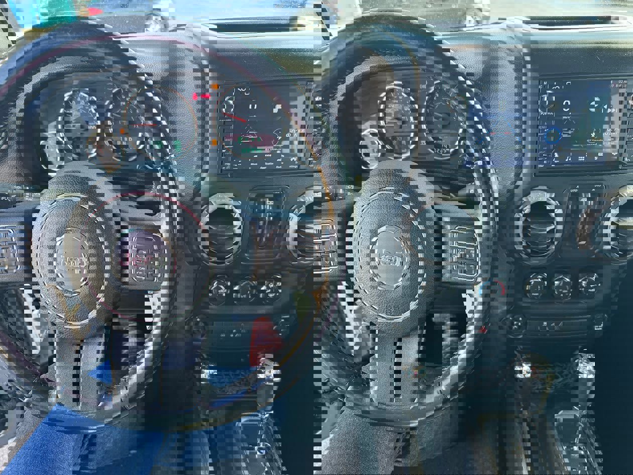 Used 2015 Jeep Wrangler Unlimited Sport image 12