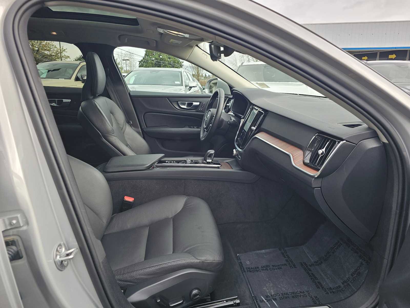Certified 2025 Volvo V60 B5 Cross Country Plus image 11