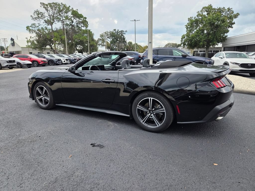 Used 2025 Ford Mustang Premium RWD image 8