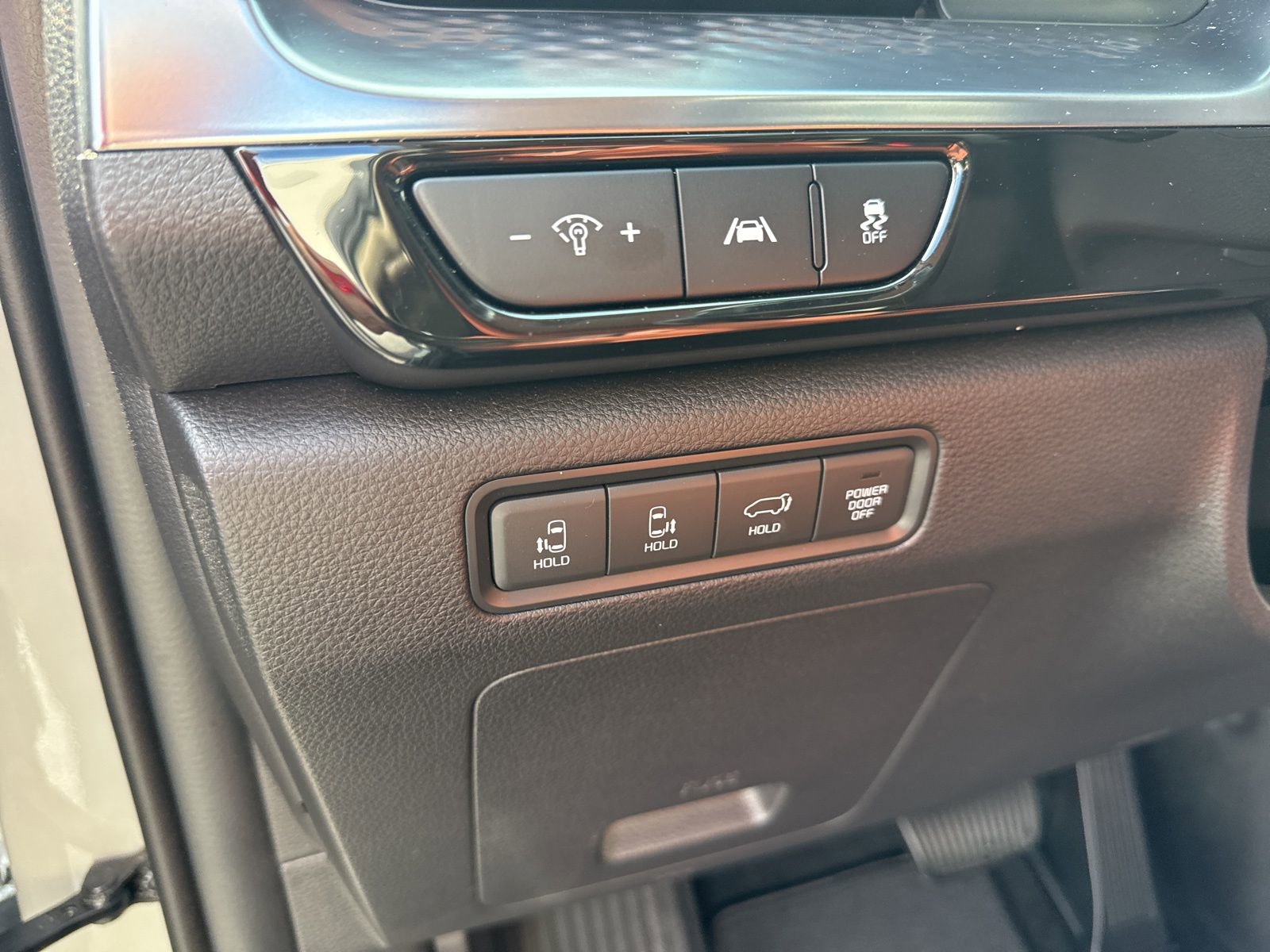 Used 2023 Kia Carnival SX Prestige image 27