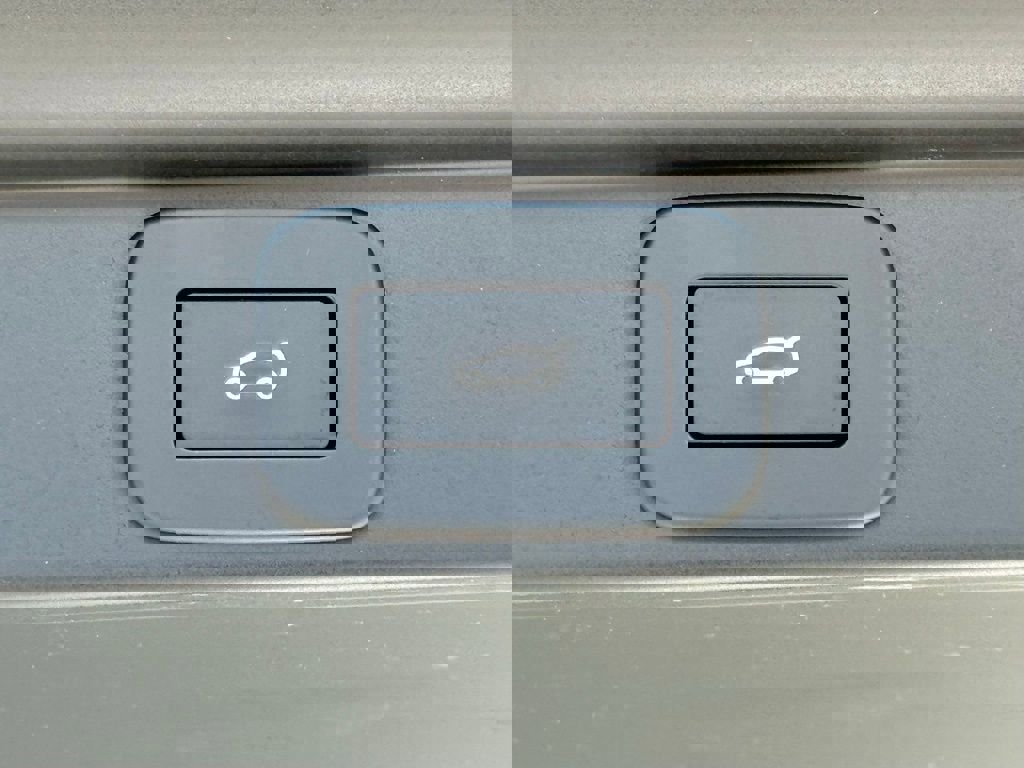 Used 2023 Land Rover Range Rover SE image 38