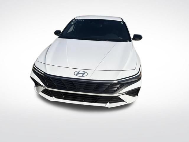 Used 2026 Hyundai Elantra SEL FWD image 8