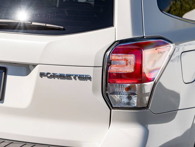 Used 2018 Subaru Forester 2.5i Touring w/ Popular Package #2 AWD/4WD image 12