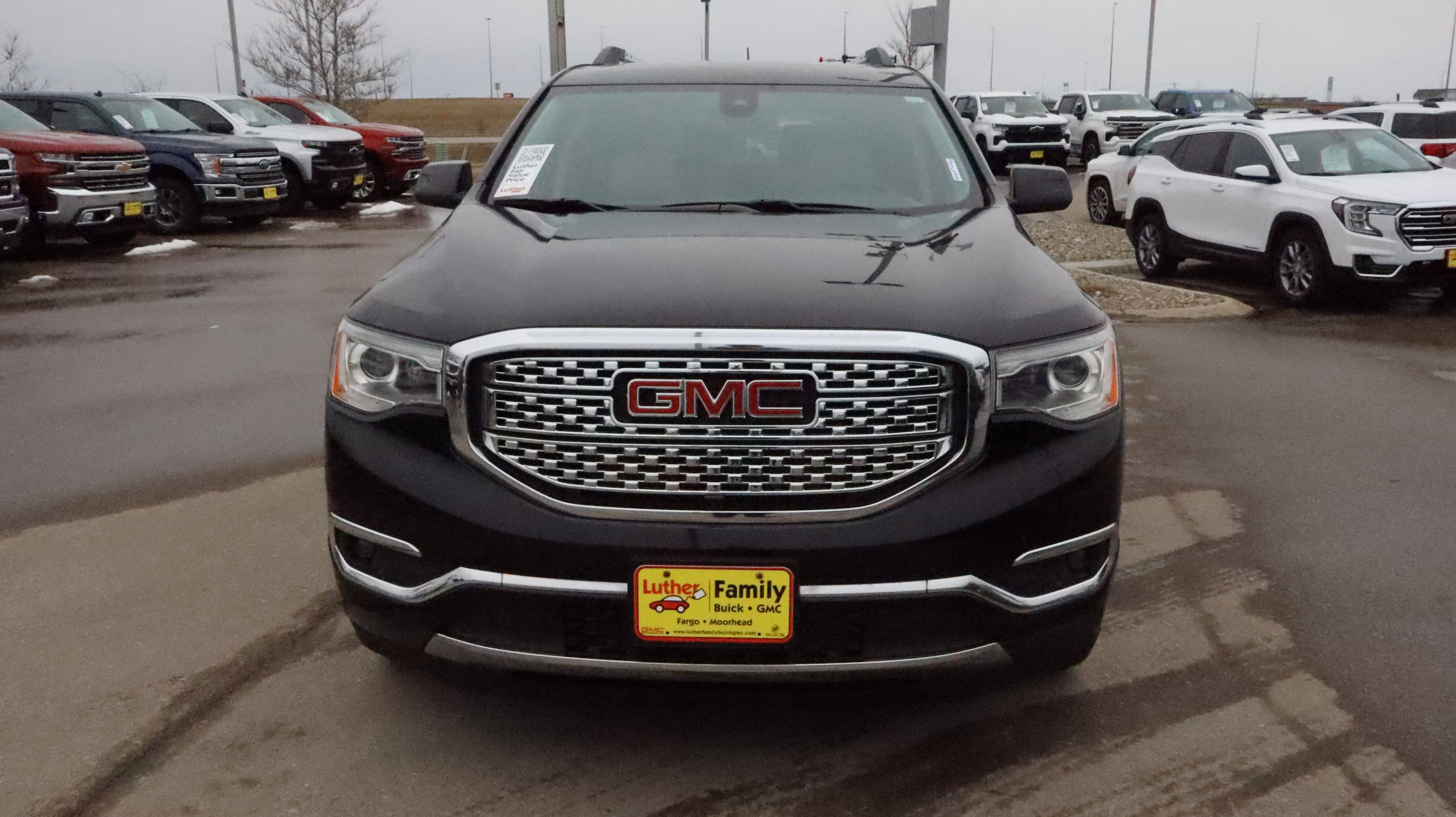 Used 2018 GMC Acadia Denali w/ Technology Package AWD/4WD image 2