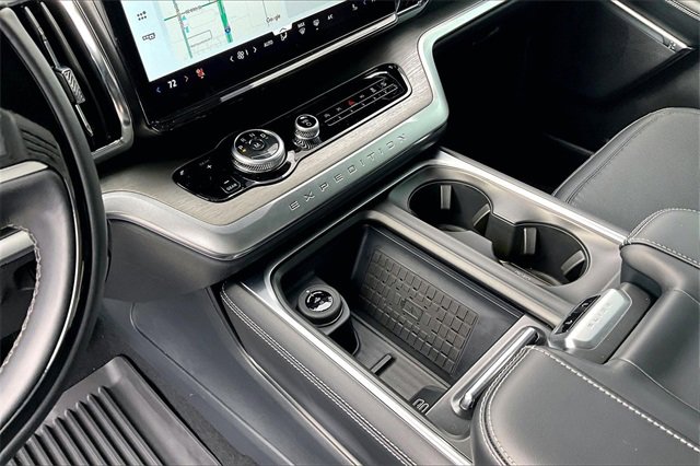 New 2025 Ford Expedition Platinum w/ Driver's Package image 8