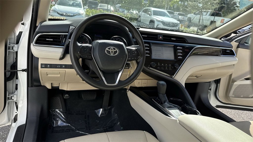 Used 2018 Toyota Camry LE image 36