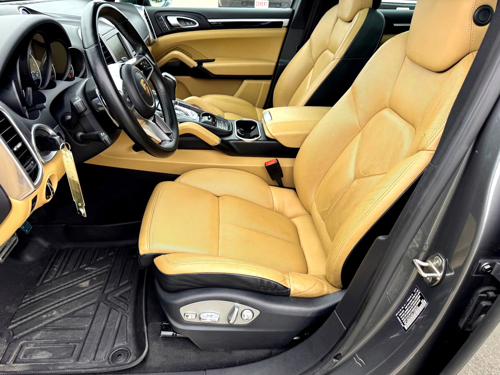 Used 2015 Porsche Cayenne S image 12