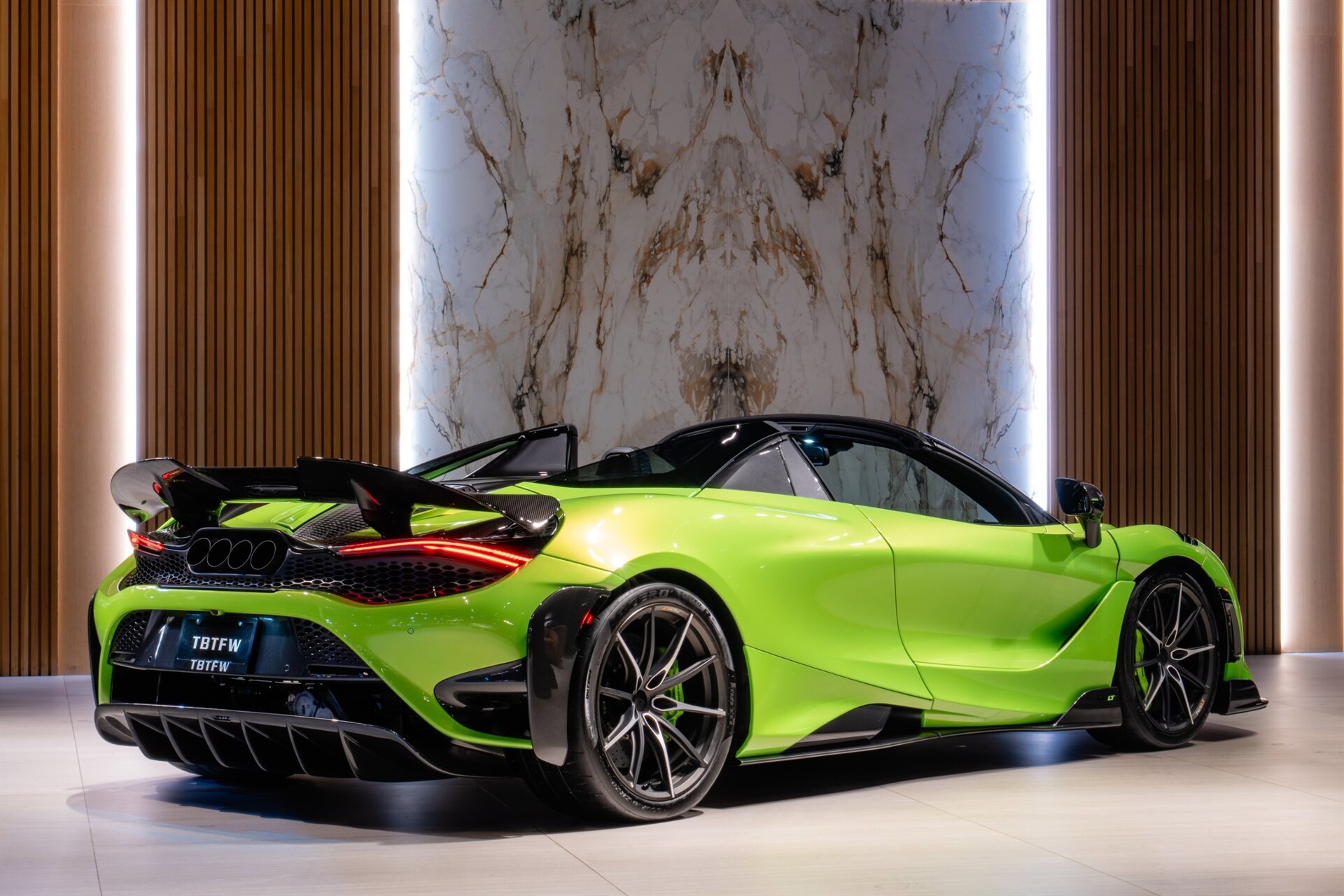 Used 2022 McLaren 765LT RWD image 3