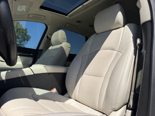 Used 2023 Buick Enclave Essence w/ Experience Buick Package FWD image 12