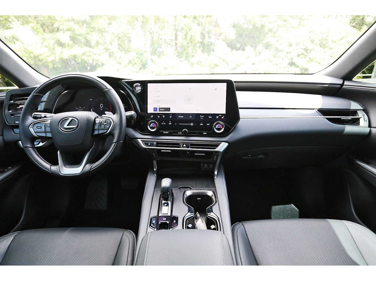 Used 2025 Lexus RX 350 Premium w/ Accessory Package (Z1) FWD image 7