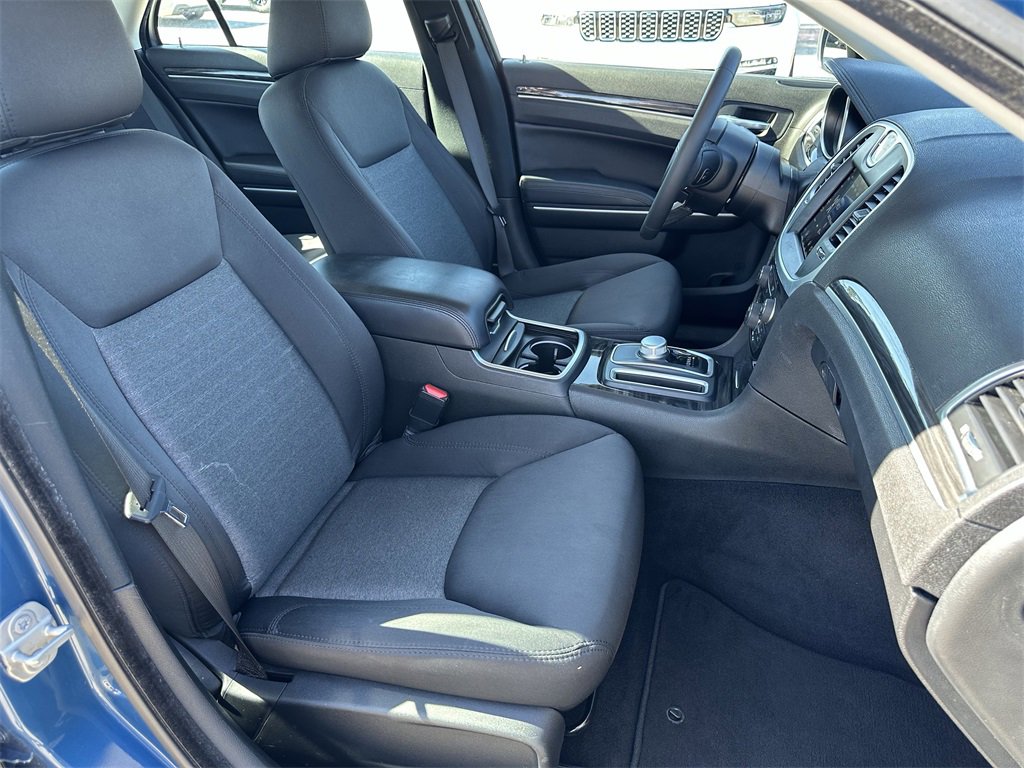 Certified 2022 Chrysler 300 Touring image 34