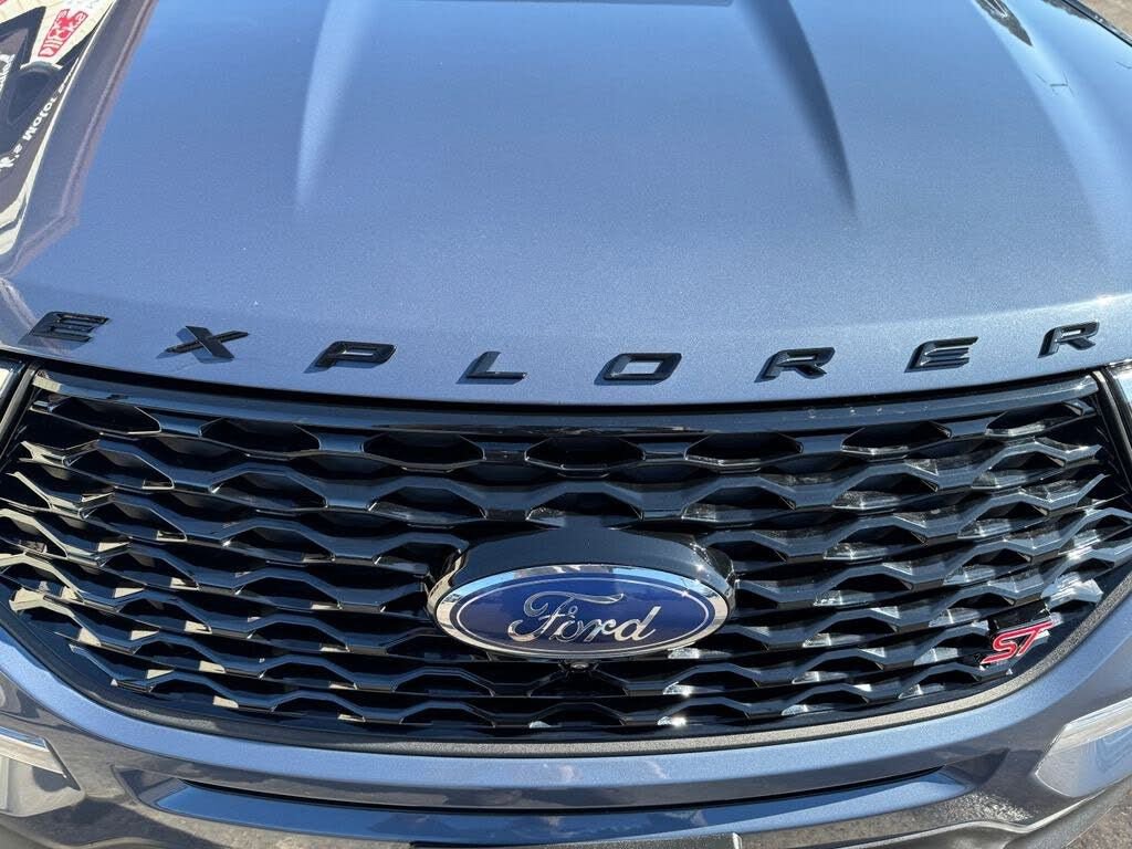 Used 2021 Ford Explorer ST w/ ST Street Pack image 9